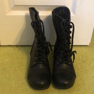 Combat boots